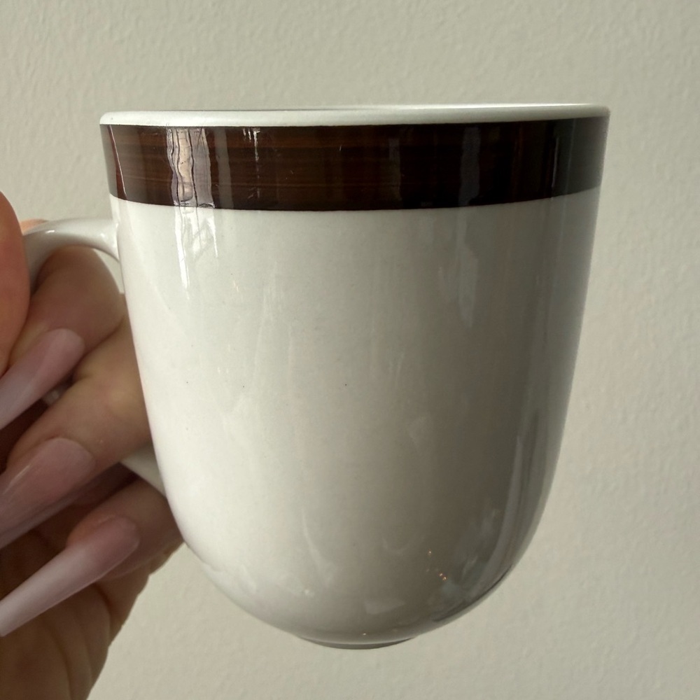 ☕️ Vintage White and Brown Mug ☕️ - Picture 2 of 4
